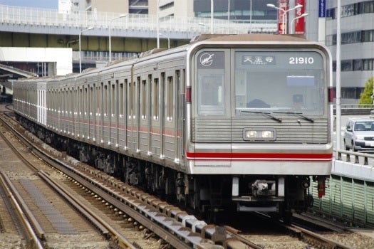 大阪メトロ20系 | The train bound for