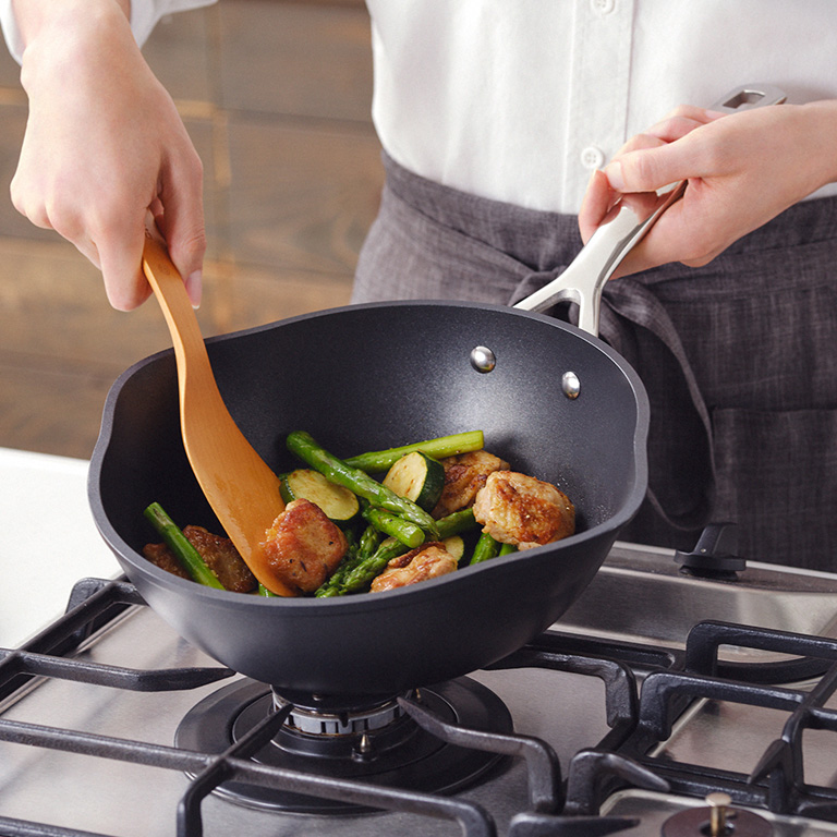 TNS シェフズパン・ダブルスパウト 24cm NC (フタ付き) | スキレット