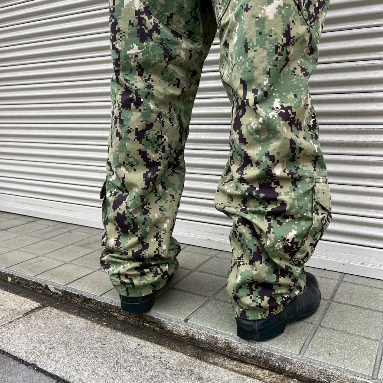 米軍 実物 カーゴパンツ デジカモ 37R USN ミリタリー 迷彩 グリーン