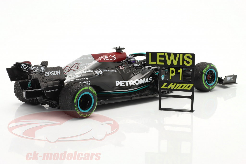 Minichamps 1:18 L. Hamilton Mercedes-AMG F1 W12 #44 100th GP win