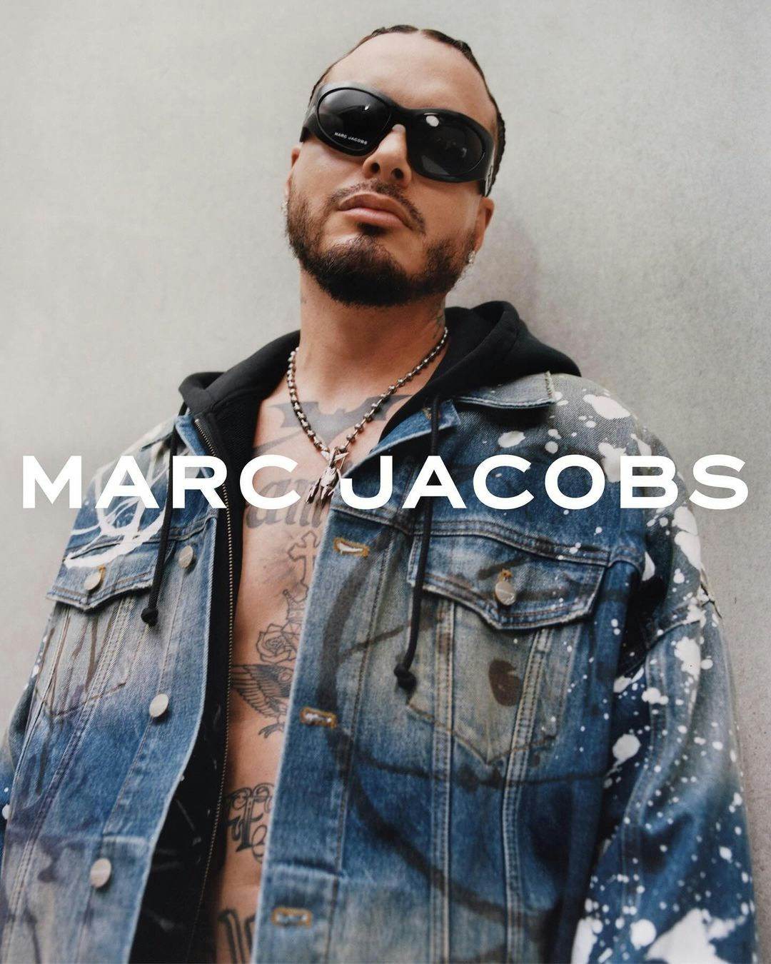 Marc Jacobs聯乘FUTURA賀40周年系列POINTMAN塗鴉玩偶變背包！