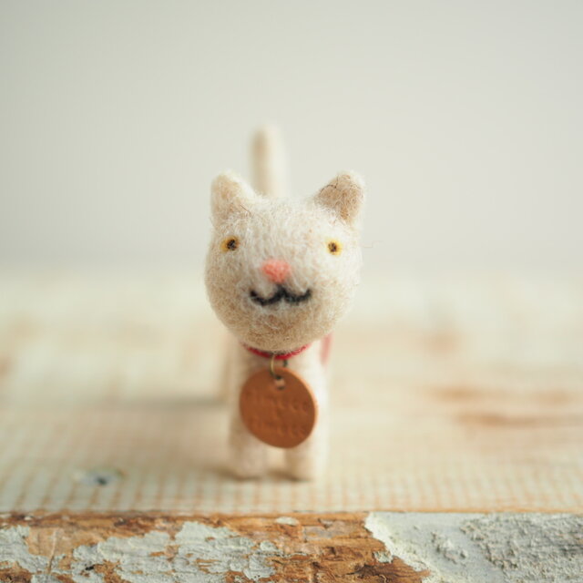 羊毛フェルト ねこさん | iichi 日々の暮らしを心地よくする