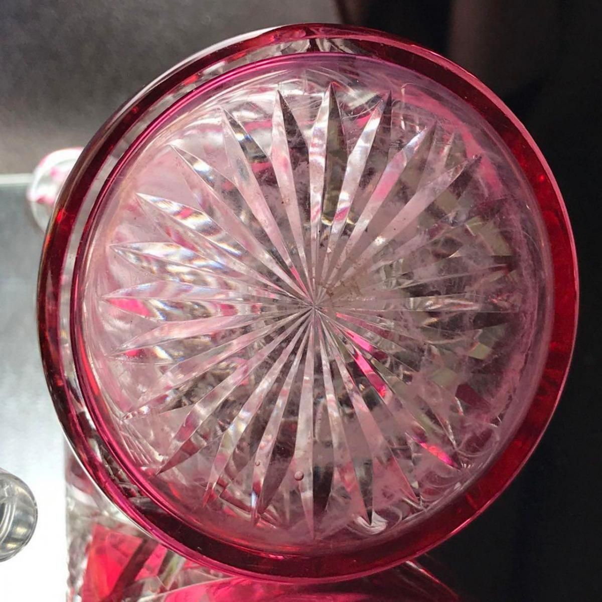 アンティークバカラの重厚な赤色カラフェ1936年以前の希少品