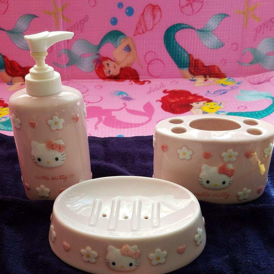 ハローキティ　歯ブラシスタンド　ソープディシュセット サンリオ ハローキティ 歯ブラシスタンド 洗面用品 Sanrio