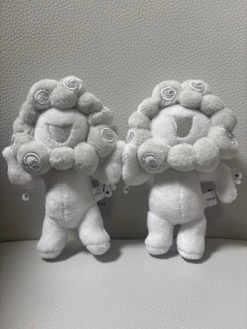 【匿名即日発送】2体セット　白ミャクミャク ボールチェーンマスコット A C 新品】白ミャクミャク ボールチェーンマスコット C - メルカリ