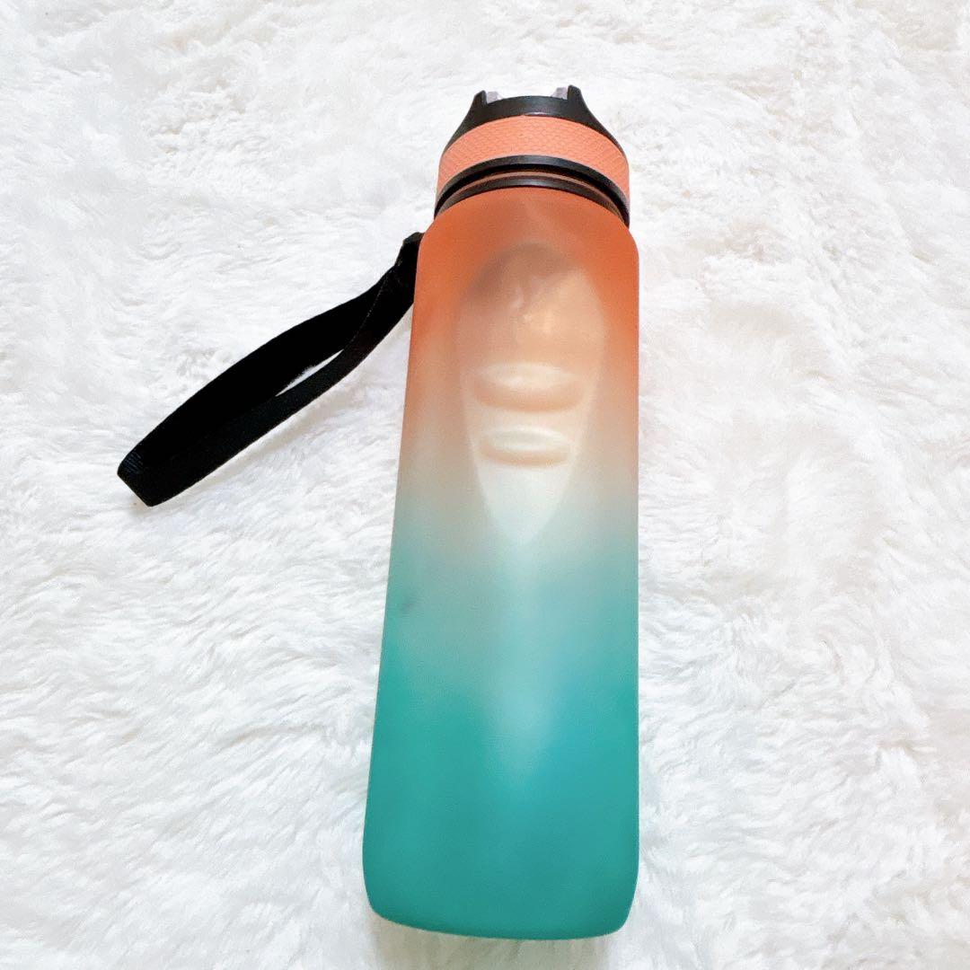 匿名配送❣️水筒　ウォーターボトル　1000ml オレンジ　ブルー　スポーツ Amazon.co.jp: Genericスポーツボトル 1リットル (1000ml) 大容量