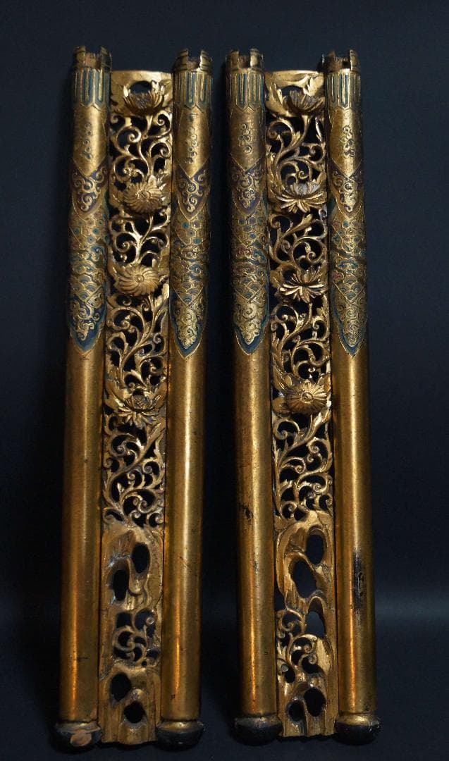 江戸末期 細工透かし彫り『菊唐草』 金箔塗り『霊芝流れ雲図』木造飾り柱(一対) 蔦唐草蒔絵櫛台 - 京都国立博物館 館蔵品データベース