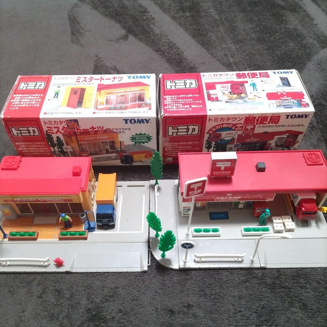 hana　トミカ　トミカタウン　ミスタードーナツ　郵便局　セット売り Amazon.co.jp: トミカタウン ミスタードーナツ (いすゞ エルフ1台付き